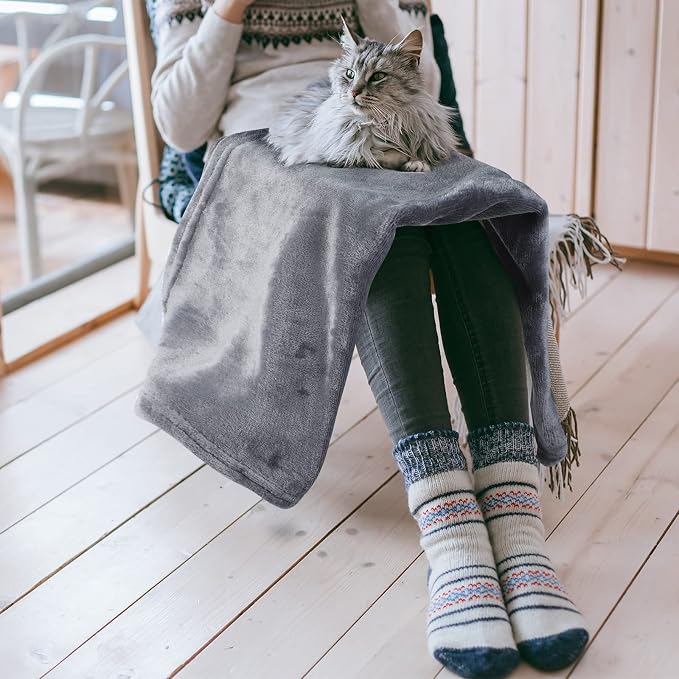 8 Pieces Pet Blanket Soft Fleece Warm Sleep Mat - Image 6
